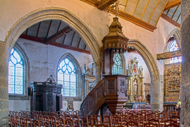 Lampaul-Guimiliau。圣母教堂的唱诗班和讲坛。Finistere。布列塔尼图片下载