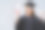 一位年轻快乐的亚洲女子大学毕业生穿着毕业礼服和学位帽持有学位证书庆祝教育成就在大学校园。教育库存图片图片下载