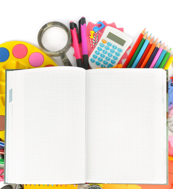 彩色文具孤立在白色背景上。放置你的文本。图片下载