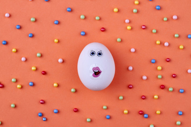 鸡蛋配女脸。图片下载