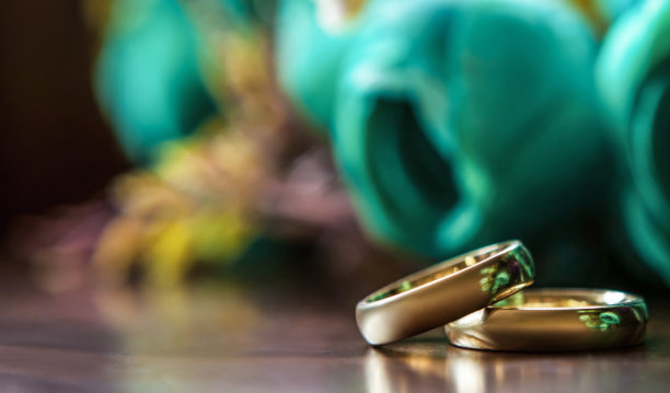 黄金结婚戒指图片下载