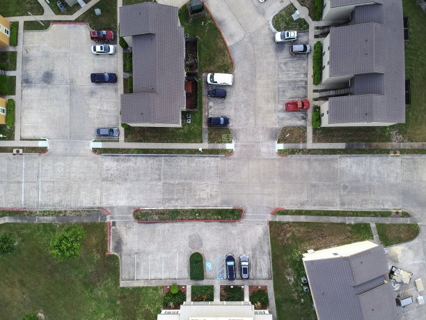 公寓大楼的天线图片下载