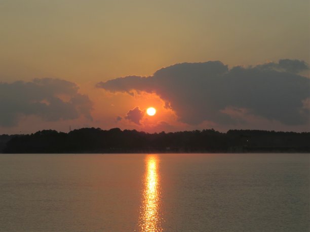 燃气热水器的日出图片下载