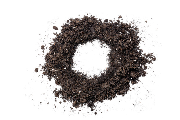 土堆孤立在白色背景上。挖出土堆图片下载