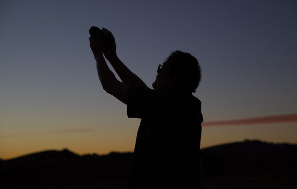 摄影师剪影图片下载