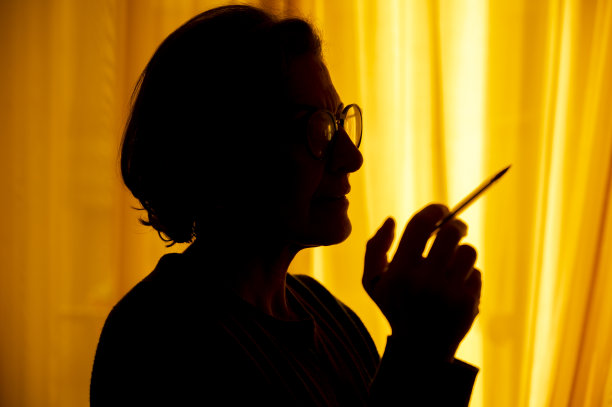 女性的剪影图片下载