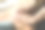 特写照片的年轻女子有指压按摩由专业的木地板图片下载