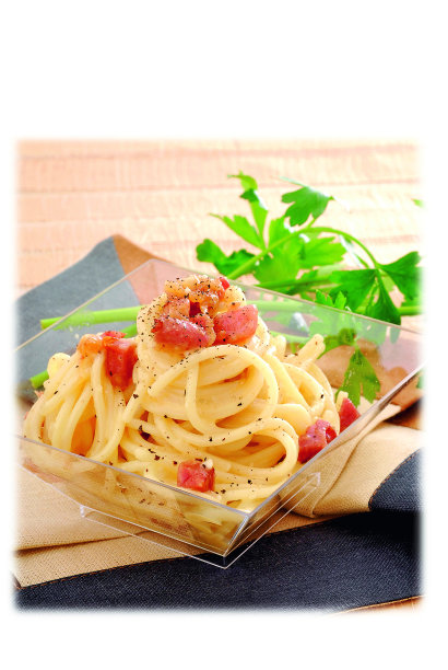 传统的干酪意面加鸡蛋和猪脸肉(ph. Archivio Collection)图片下载