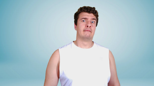 恐怖男子和蓝色背景图片下载