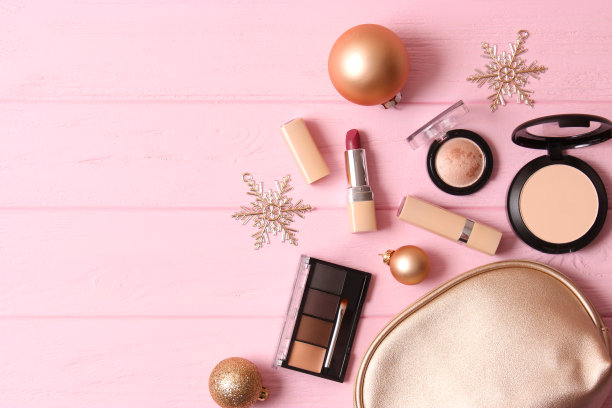 套装专业装饰化妆品及圣诞饰品图片下载