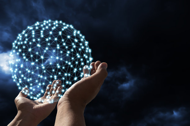 一名男子双手祈祷的双曝光场景，以深蓝色的天空为背景的全球网络通信科幻图形，用于商业和社交网络教育概念设计图片下载