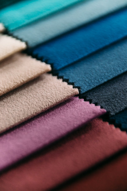 收集彩色丝绒纺织品样品。专为沙发和扶手椅设计的织物织物纹理背景图片下载