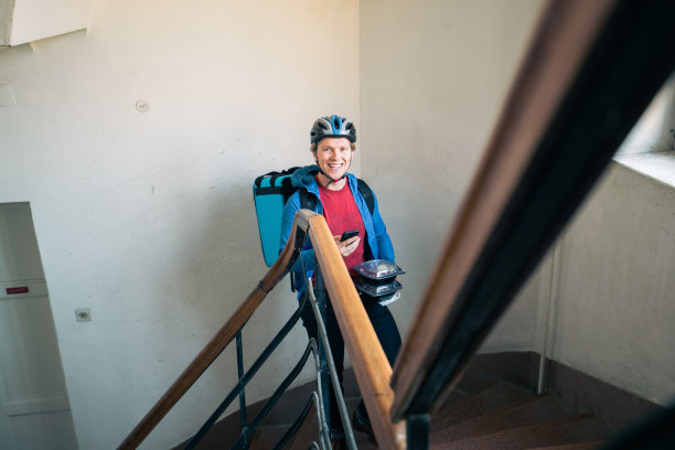 知道他所在城市的信使图片下载