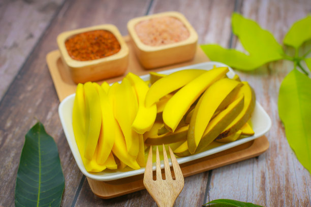 盐渍水果和胡椒图片下载