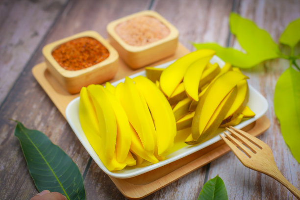 盐渍水果和胡椒图片下载