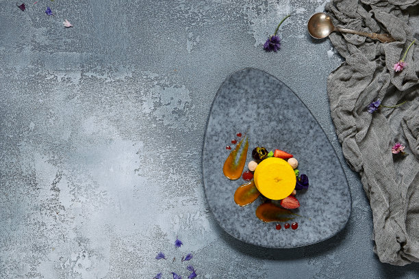 热带慕斯甜点平铺图片下载