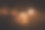 有骑兵和步兵的中世纪战斗场景。剪影的人物作为单独的对象，战斗之间的战士在日落雾蒙蒙的背景。图片下载