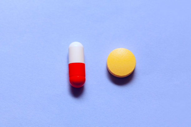 益生菌和抗生素药丸图片下载