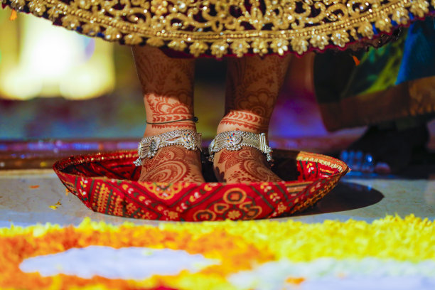 新娘进入新房图片下载