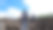 在特内里费(加那利群岛)的埃尔奇耶罗火山，两个徒步旅行者正走在熔岩流上，朝着一块高高的火山岩走去。图片下载