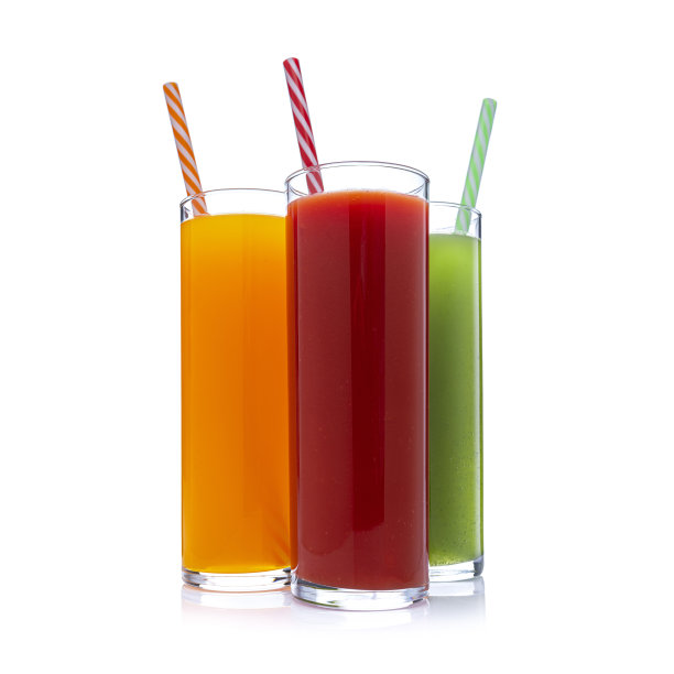 猕猴桃汁，橙汁和草莓汁在高脚杯孤立的白色图片下载