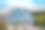 快速移动的汽车和现代城市背景。汽车芯片插图和几个图标。图片下载