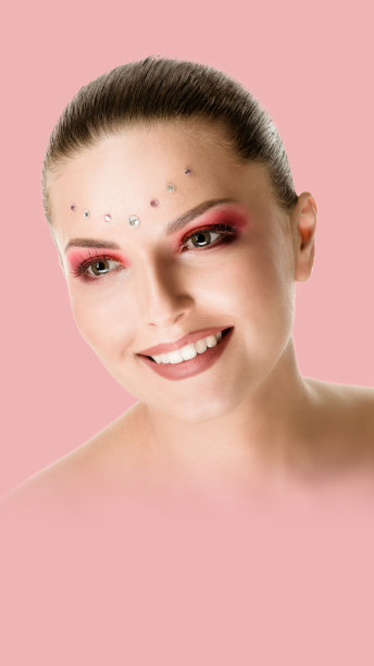 明亮的化妆品和人造钻石图片下载