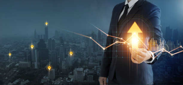 商人持有大箭头和图形的业务增长，财务和投资的摘要，分析，战略和计划，经济增长图表，进展或成功的概念。图片下载