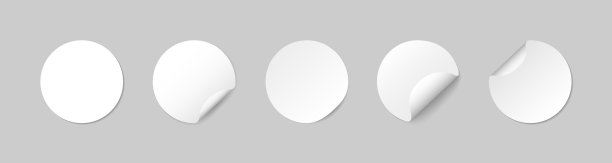 带胶粘剂的圆型不干胶，带弯角。弯曲边缘的纸圈标签模型。白色模拟与阴影孤立的透明背景。图标出售，价格，徽章，折扣。向量图片下载