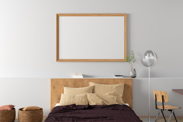水平空白海报框模拟在现代卧室内部的白墙上。图片下载