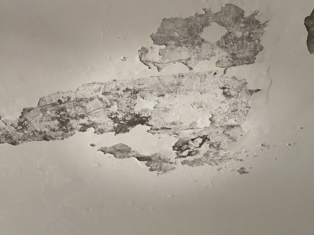 水泥灰泥受潮损坏图片下载