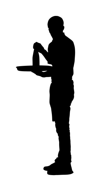 侍者端着盘子为客人点饮料图片下载