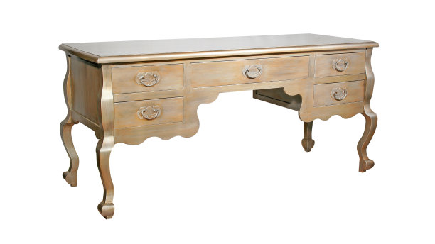 古董木桌孤立在白色上图片下载