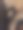 孤立的绵羊在吃农场的干草，可爱的新生羊羔看着镜头图片下载