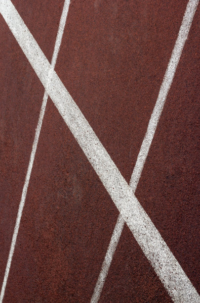 运动场上的田径跑道。图片下载