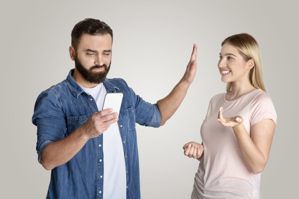 对现代的冷漠、依赖和离别图片下载