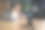 年轻有魅力的女人准备在咖啡馆面试。图片下载