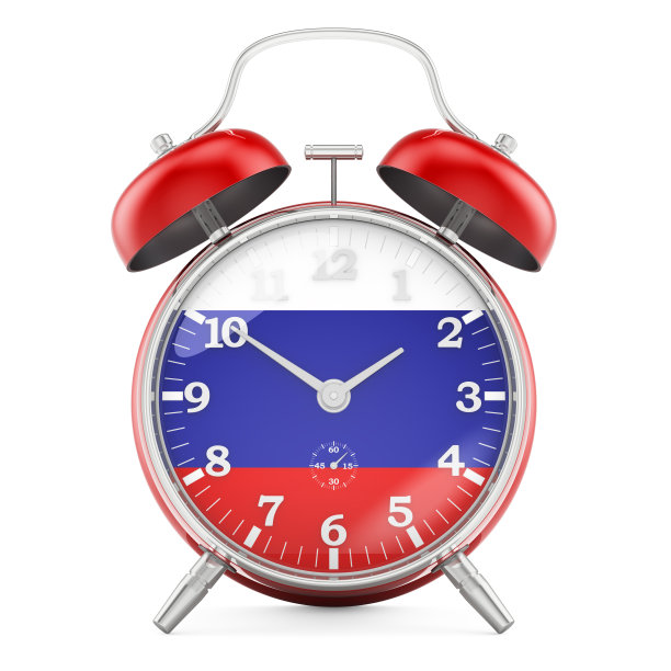 闹钟与俄罗斯国旗，3D渲染孤立在白色背景图片下载