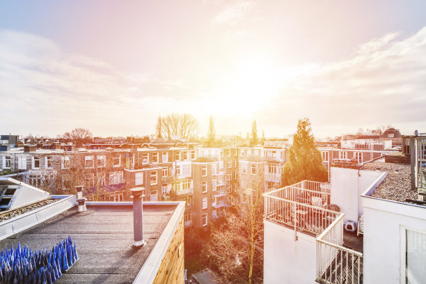 河边的住宅区图片下载