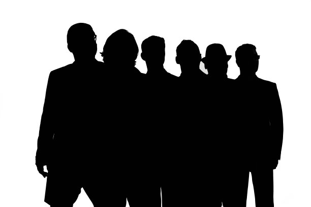 白色背景上的人群剪影图片下载