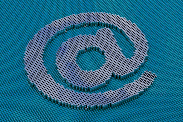 由圆柱形、马赛克图案制成的标识像素化。三维渲染图片下载