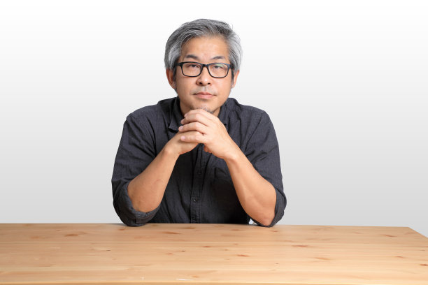 亚洲人工作图片下载