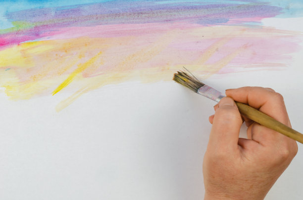 DIY，学习画画，爱好。在纸上画画。第二步:想象阳光。图片下载