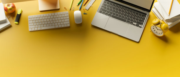 俯视图，3D渲染，工作空间与笔记本电脑，文具，用品和复制空间在黄色的背景图片下载