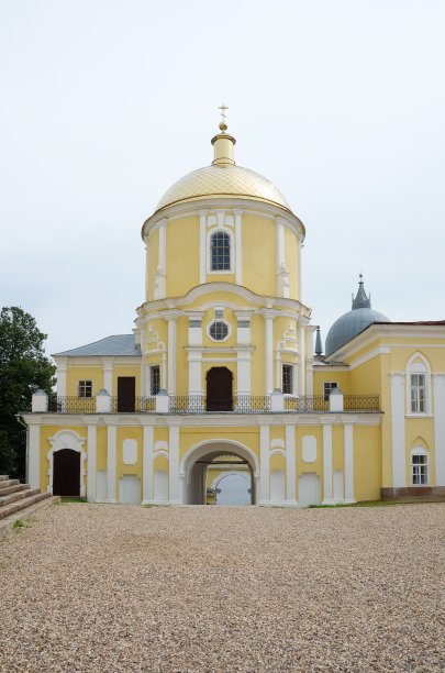 俄罗斯特维尔地区尼罗-斯托洛本斯卡亚沙漠的修道院。圣尼尔·斯托洛本斯基神庙图片下载