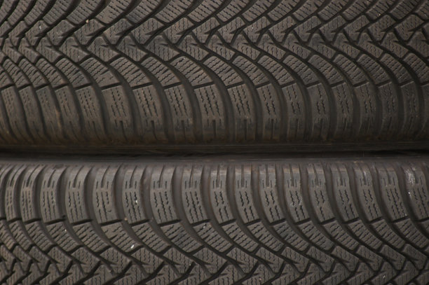 特写汽车轮胎堆叠图片下载