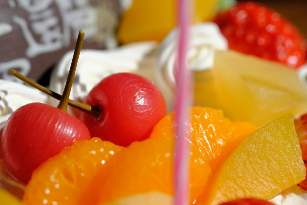 可爱的樱桃交叉和庆祝六十大寿图片下载