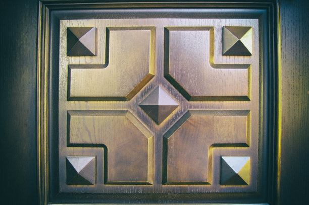 部分木门的装饰加工美观。图片下载