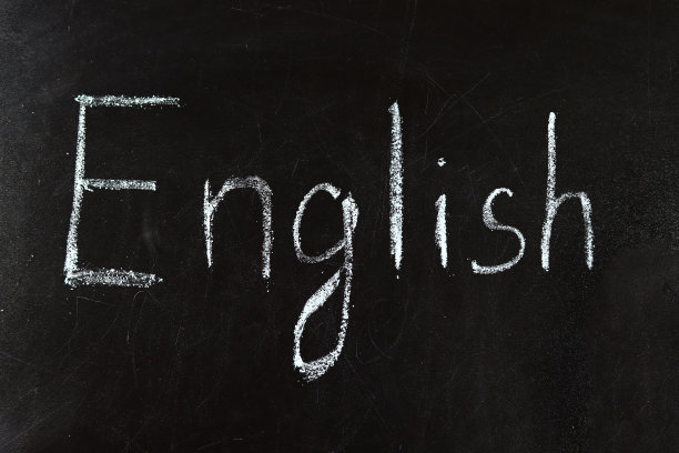 用粉笔在黑板上写的英语图片下载