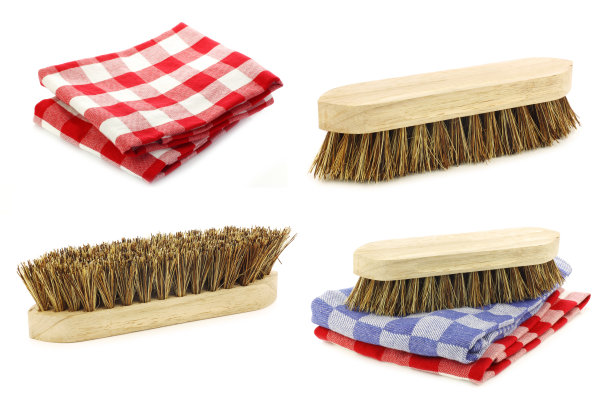 家用刷子和厨房毛巾图片下载